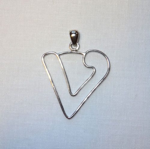 Lettera "v" struttura in argento 925  by roberta dazzini